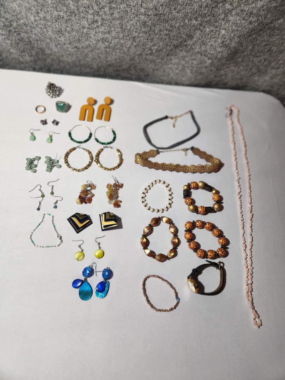 Lot of 25 Women's Fashion Jewelry Earrings Bracelets Necklace